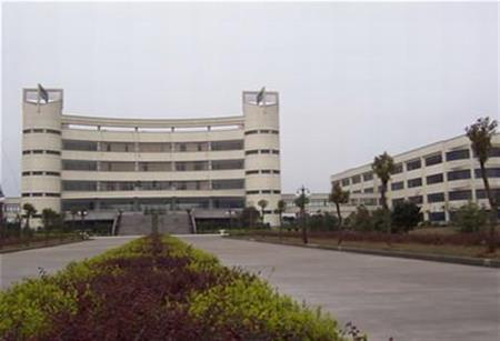 浙江工業(yè)職業(yè)技術(shù)學(xué)院校園圖片_大學(xué)圖片2