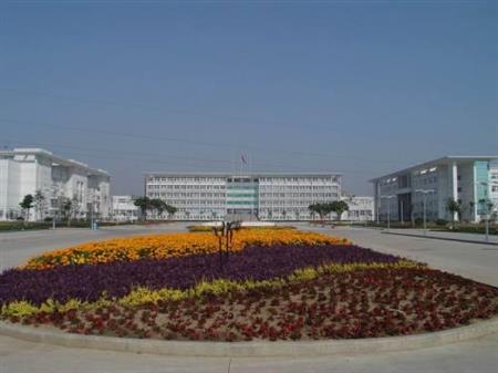 安徽中醫(yī)藥高等?？茖W(xué)校校園圖片_大學(xué)圖片3
