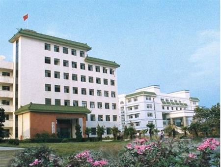 安徽交通職業(yè)技術(shù)學(xué)院校園圖片_大學(xué)圖片4