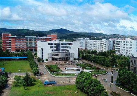 滁州職業(yè)技術(shù)學(xué)院校園圖片_大學(xué)圖片1
