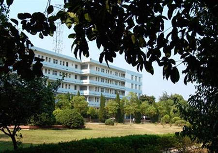 安徽冶金科技職業(yè)學院校園圖片_大學圖片4