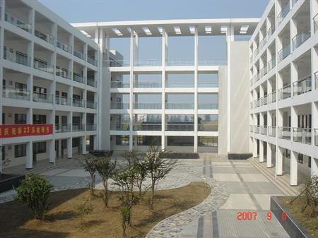 安徽國際商務(wù)職業(yè)學(xué)院校園圖片_大學(xué)圖片2