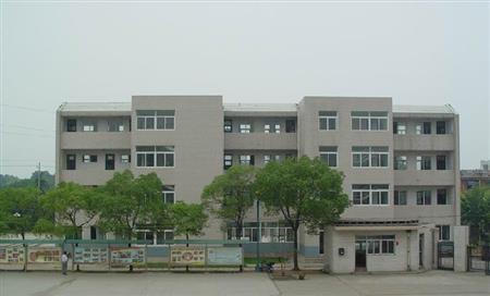 安徽工業(yè)職業(yè)技術(shù)學(xué)院校園圖片_大學(xué)圖片4