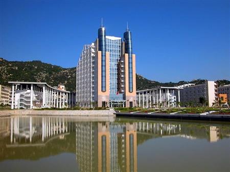 廈門(mén)城市職業(yè)學(xué)院校園圖片_大學(xué)圖片3