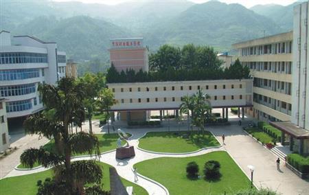 寧德職業(yè)技術(shù)學(xué)院校園圖片_大學(xué)圖片2