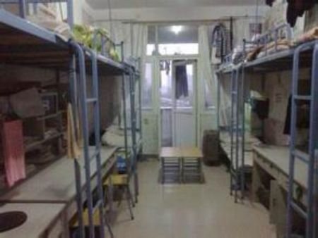 中州大學(xué)宿舍圖片_寢室圖片11