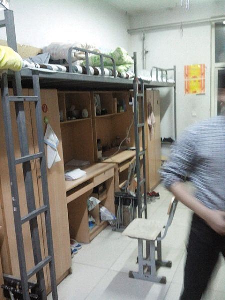 鄭州澍青醫(yī)學高等專科學校宿舍圖片_寢室圖片3