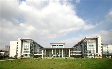 湖北科技職業(yè)學(xué)院校園圖片_大學(xué)圖片4