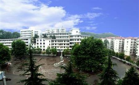郴州職業(yè)技術(shù)學(xué)院校園圖片_大學(xué)圖片2
