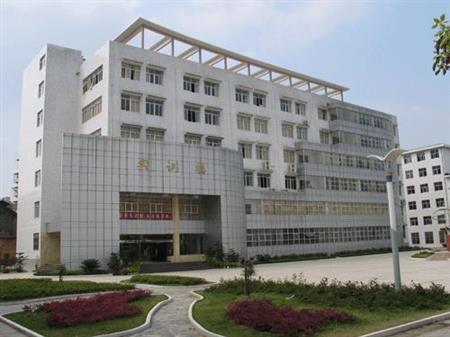 張家界航空工業(yè)職業(yè)技術學院校園圖片_大學圖片3
