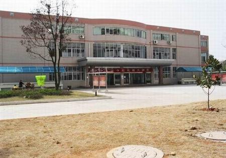 常德職業(yè)技術(shù)學(xué)院校園圖片_大學(xué)圖片2