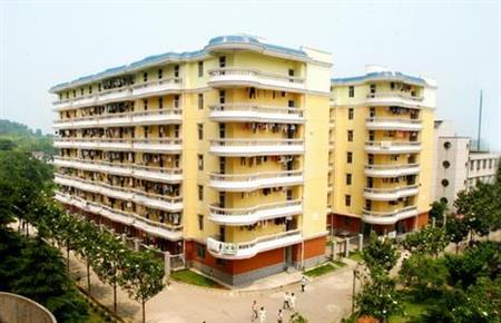 湖南石油化工職業(yè)技術(shù)學(xué)院校園圖片_大學(xué)圖片2