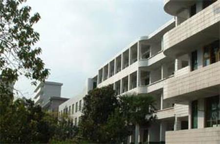 湘西民族職業(yè)技術(shù)學(xué)院校園圖片_大學(xué)圖片2