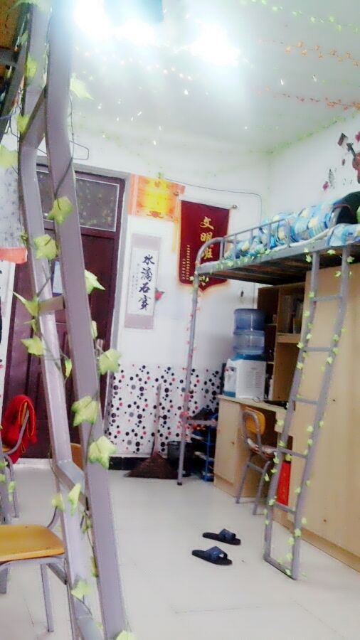 湖南軟件職業(yè)學院宿舍圖片_寢室圖片6