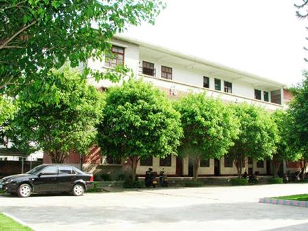 廣東科貿職業(yè)學院校園圖片_大學圖片3