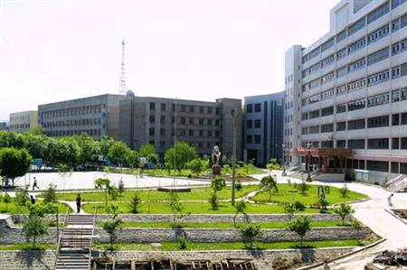 烏魯木齊職業(yè)大學(xué)校園圖片_大學(xué)圖片2