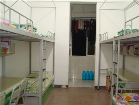 四川管理職業(yè)學院宿舍圖片_寢室圖片9