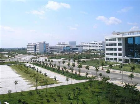 濟寧學(xué)院校園圖片_大學(xué)圖片2