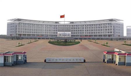 山東電子職業(yè)技術(shù)學(xué)院校園圖片_大學(xué)圖片2