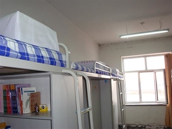 哈爾濱體育學(xué)院宿舍圖片_寢室圖片12