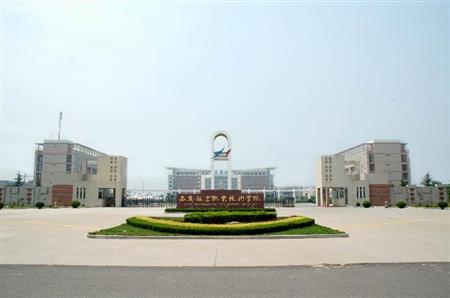 西安航空職業(yè)技術(shù)學(xué)院校園圖片_大學(xué)圖片3