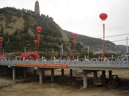延安職業(yè)技術(shù)學(xué)院校園圖片_大學(xué)圖片3