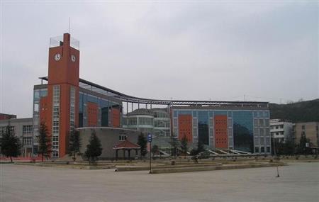 貴州交通職業(yè)技術(shù)學(xué)院校園圖片_大學(xué)圖片4