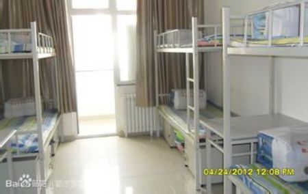 鄂爾多斯職業(yè)學院宿舍圖片_寢室圖片5