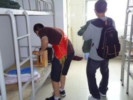 遼寧鐵道職業(yè)技術(shù)學(xué)院宿舍圖片_寢室圖片3