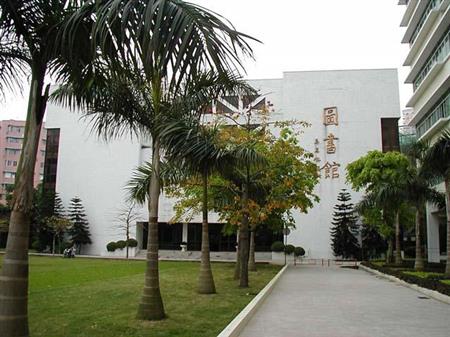 仲愷農(nóng)業(yè)工程學(xué)院校園圖片_大學(xué)圖片4