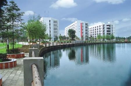 四川現(xiàn)代職業(yè)學(xué)院校園圖片_大學(xué)圖片2