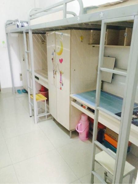 山東理工職業(yè)學(xué)院宿舍圖片_寢室圖片3