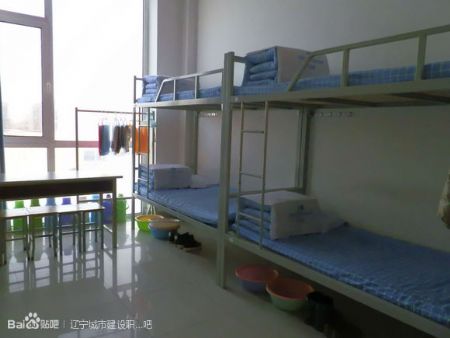 遼寧城市建設職業(yè)技術學院宿舍圖片_寢室圖片6