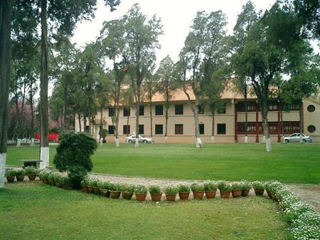 云南大學校園圖片_大學圖片2