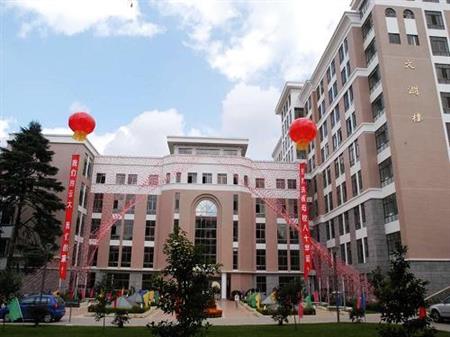 云南大學(xué)校園圖片_大學(xué)圖片3
