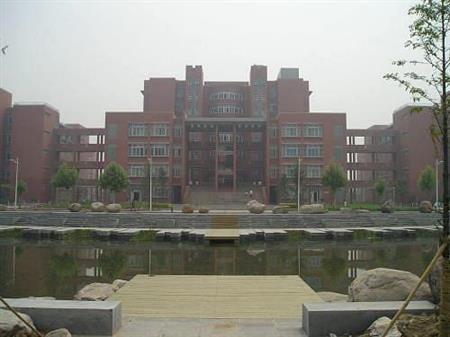 鄭州大學(xué)校園圖片_大學(xué)圖片5