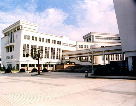 上海大學(xué)校園圖片_大學(xué)圖片9